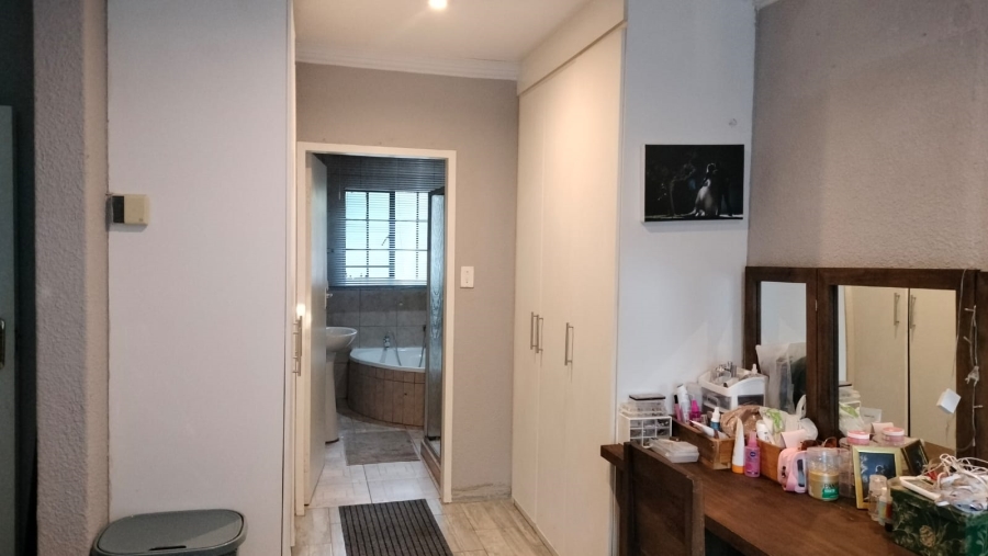 3 Bedroom Property for Sale in Safari Gardens North West